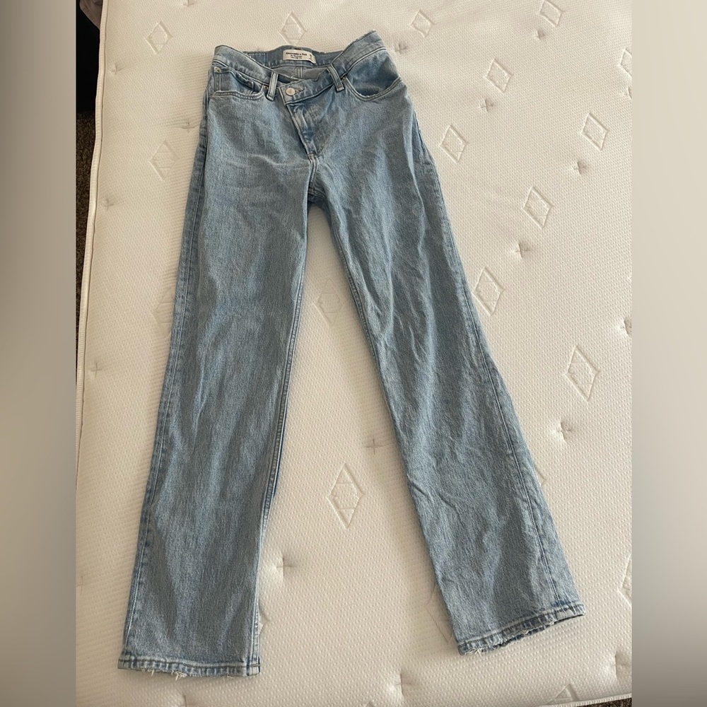Abercrombie 90’s ultra high rise straight jean